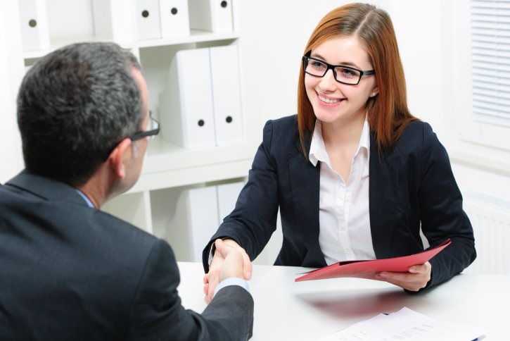 Gặp khách hàng - bước đầu tiên trong quy trình thiết kế thi công nội thất 
