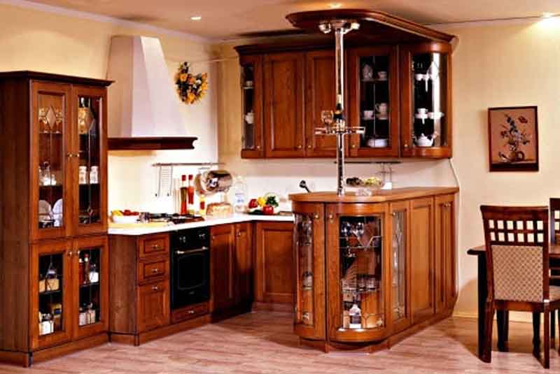 Ghế tròn hiện đại hòa hợp với quầy bar cổ điển