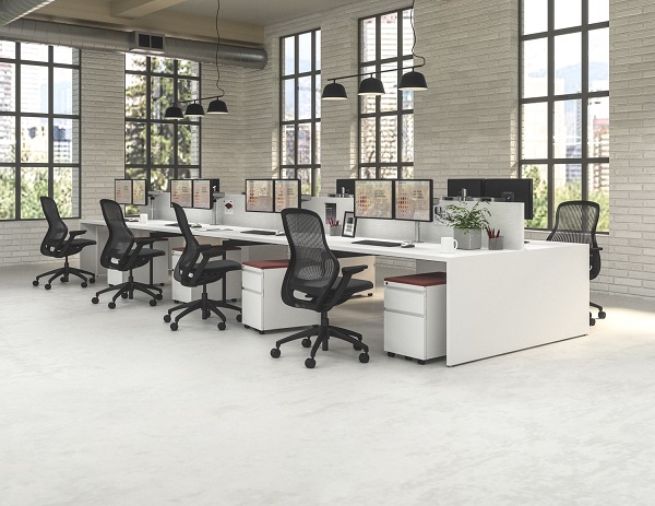 Nên thiết kế văn phòng 30m2 có nhiều cửa sổ để tận dụng ánh sáng tự nhiên
